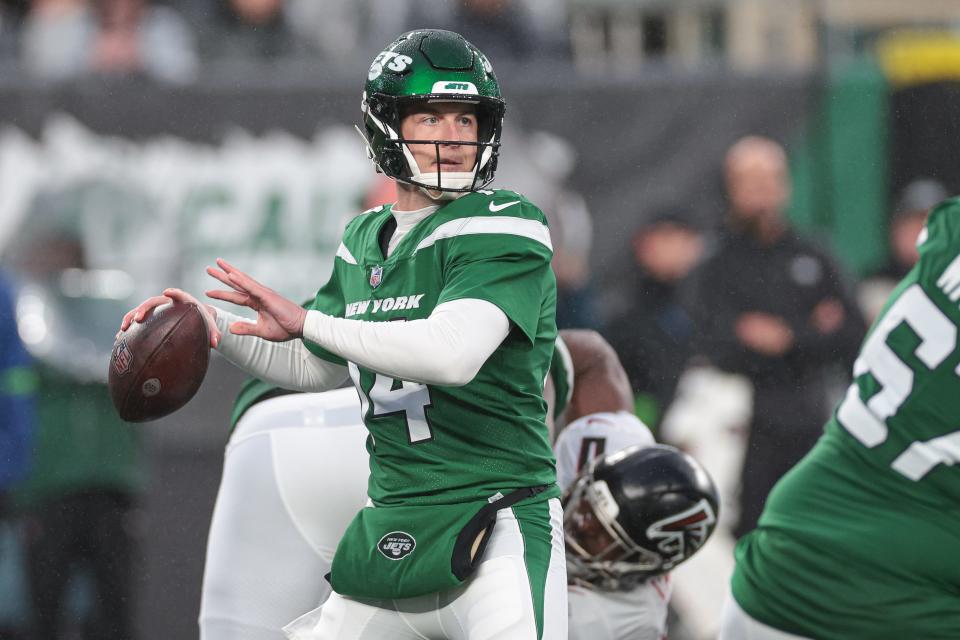 New York Jets quarterback Trevor Siemian throws the ball during a game against the Atlanta Falcons on Dec. 3, 2023.