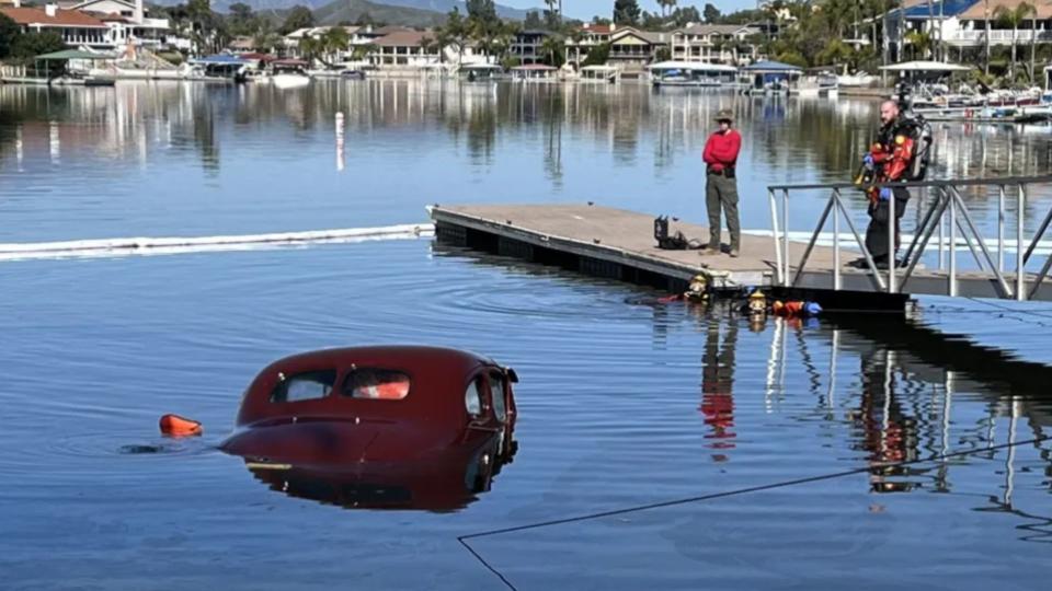 Classic Packard Rolls Into Lake In Horrible Accident