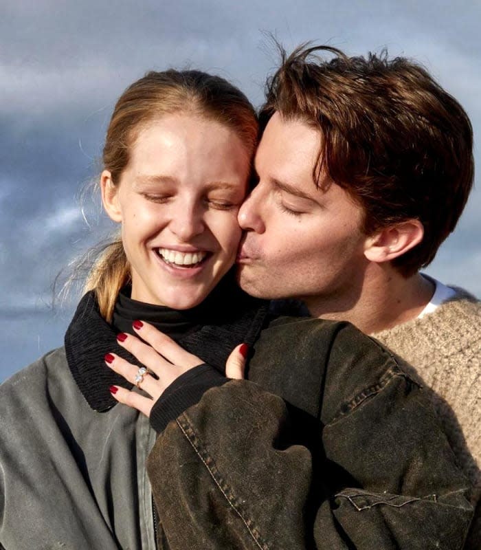 Patrick Schwarzenegger y Abby Champion 