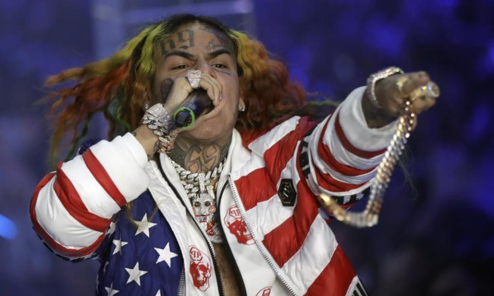 6ix9ine performing at Milan fashion week, September 21 2018.