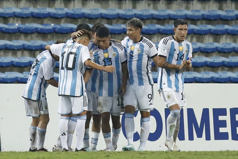 La selección argentina afrontó el compromiso ante Bolivia con mayoría de suplentes: ganó 1 a 0