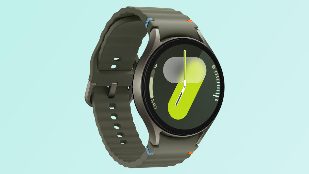  Leaked image of the Samsung Galaxy Watch 7 in forest green on a teal background. 