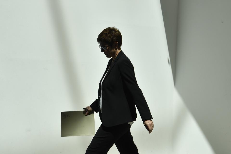 CDU-Chefin Annegret Kramp-Karrenbauer vor einer Pressekonferenz (Bild: Getty Images)