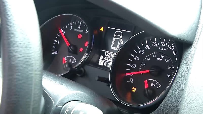  即使儀錶板的里程數遭偷改，車商也能藉由電腦系統查證。