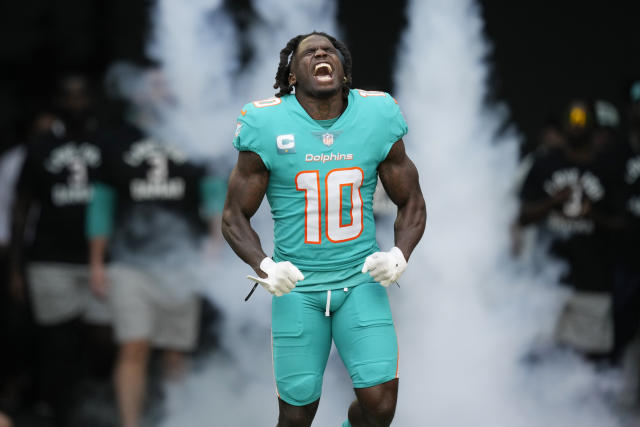 Miami Gardens, Florida, USA. 23rd Oct, 2022. October 23rd, 2022 Miami  Dolphins wide receiver Tyreek Hill (10) during Pittsburgh Steelers vs Miami  Dolphins in Miami Gardens, FL. Jake Mysliwczyk/BMR (Credit Image: ©