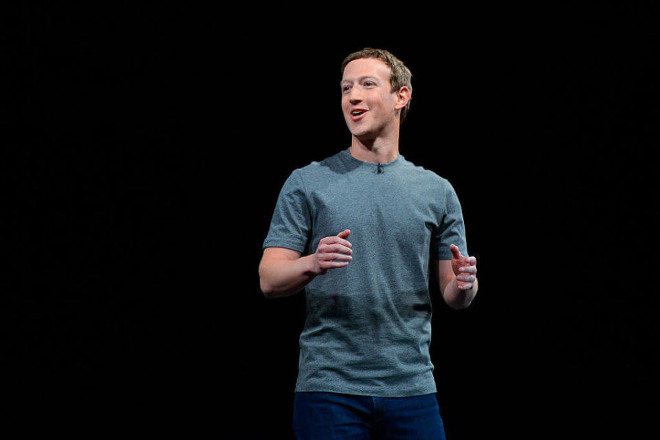 <p>E’ “solo” quinto il signor Facebook. Mark Zuckerberg, infatti, ha chiuso il 2017 con un patrimonio di 71 miliardi. (Credits – Getty Images) </p>