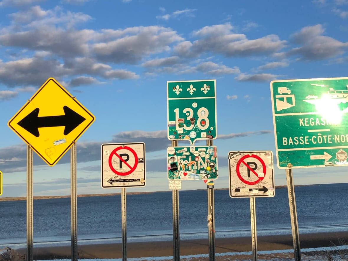 The sign that marks the end of Highway 138 on Quebec's Lower North saw a lot of a traffic last summer. It was recently replaced by the province's Transport Ministry and is now on display in the North Shore tourism office in Baie-Comeau. (Zoé Bellehumeur/Radio-Canada - image credit)