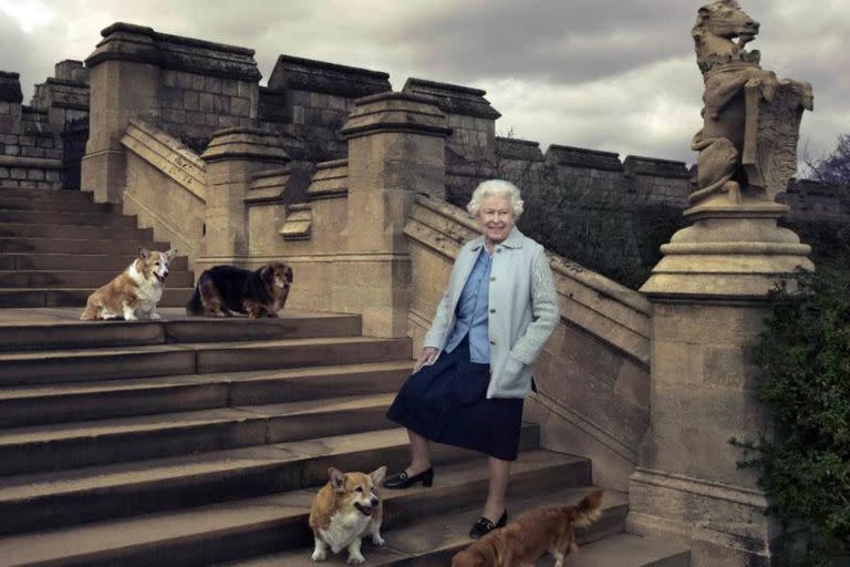 La reina Isabel II en el castillo de Windsor