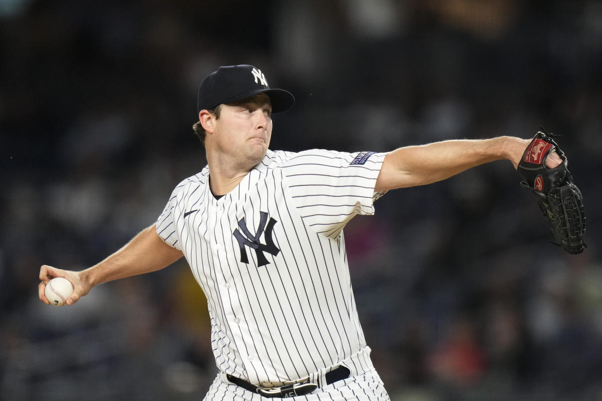 Cole enhances Cy Young credentials with 8 outstanding innings as