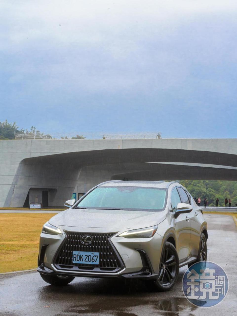 LEXUS NX 350h豪華版