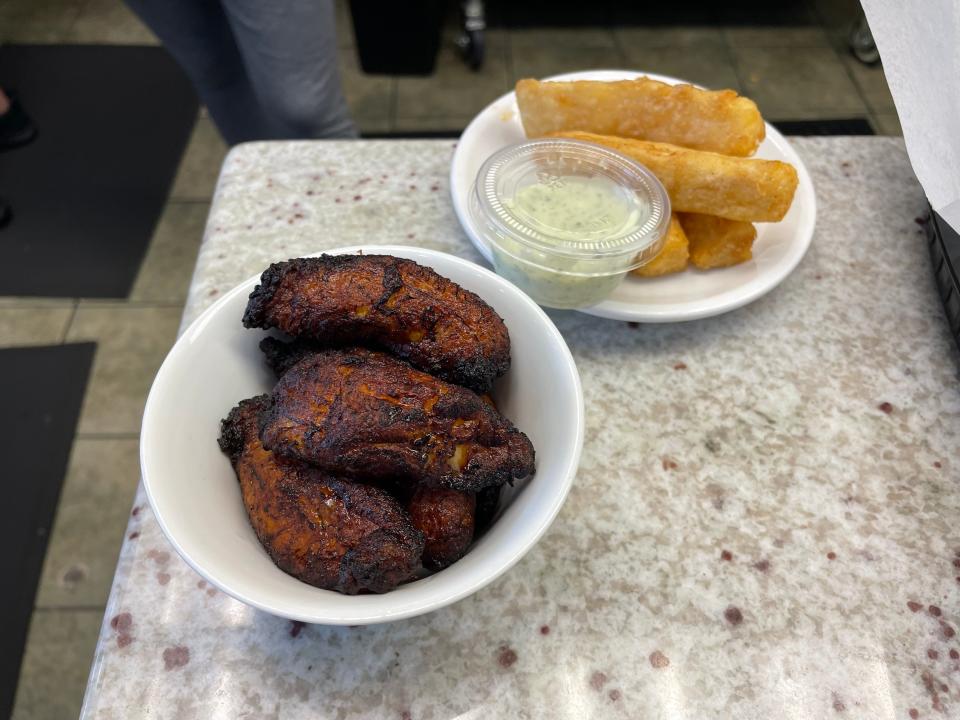 Cafe in Havana serves Cuban coffee, Cuban pastries and traditional Cuban food in Port St. Lucie.