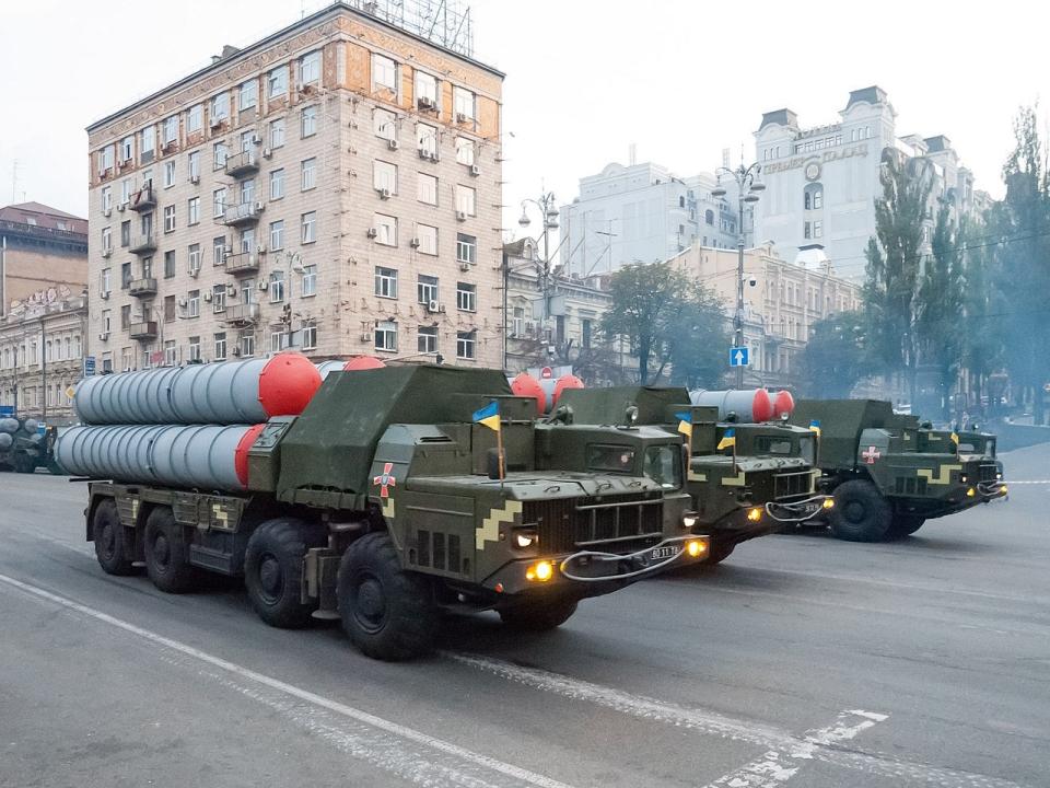 Ukrainian transporter-erector-launchers associated with the S-300PS system. <em>VoidWanderer/Wikimedia Commons</em>