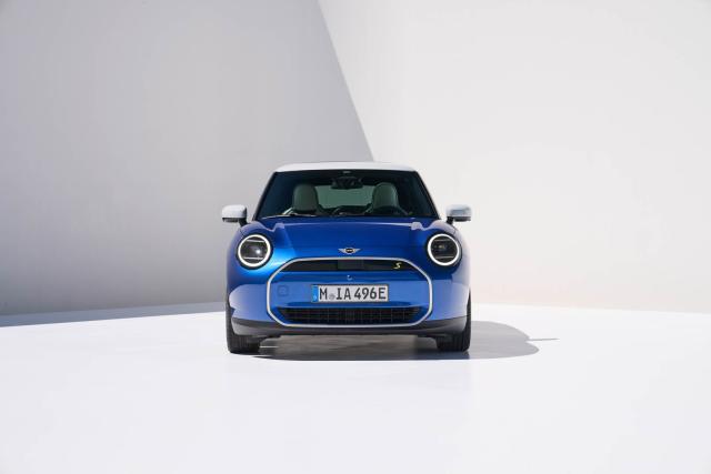 2025 Mini Cooper Electric Has More Power and Range, Same Cute Looks