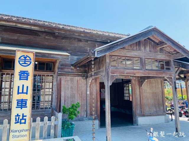 香山天后宮：百年古廟靜謐之美，朝山船形陸橋擁360度賞濕地美景！