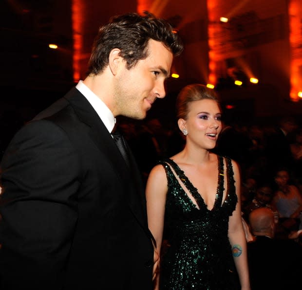 Ryan Reynolds and ex-wife <a href="https://parade.com/1233325/jessicasager/scarlett-johansson-net-worth/" rel="nofollow noopener" target="_blank" data-ylk="slk:Scarlett Johansson;elm:context_link;itc:0;sec:content-canvas" class="link ">Scarlett Johansson</a> at the Tony Awards in June 2010<p>Kevin Mazur/WireImage</p>