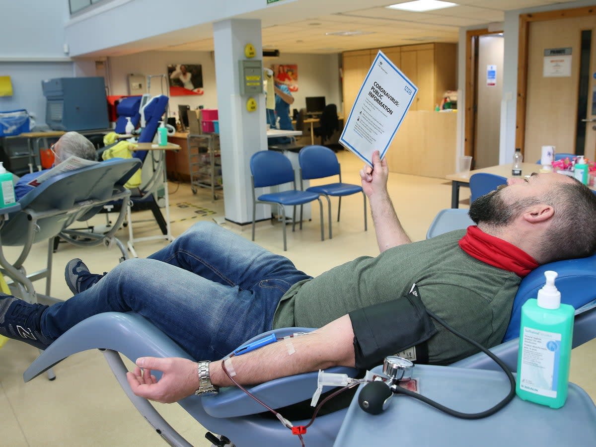 Man gives blood at liverpool doner center   (Gareth Jones)