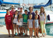 <p>Aquí la vemos en Mallorca posando con sus seis primos, su hermano, su madre, su abuela y con Letizia, entonces princesa de Asturias. Muchos medios aseguran que los actuales reyes consideran a Victoria Federica su sobrina favorita. (Foto: Gtres). </p>