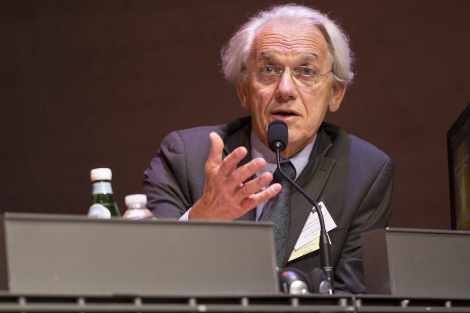 This image dated Nov. 2, 2015 and provided by l'Ecole Polytechnique shows Gerard Mourou during a conference in Paris, France. Three scientists won the Nobel Prize in Physics on Tuesday for their work with lasers. Arthur Ashkin of the United States was awarded half the 9-million-kronor ($1.01 million) prize; the other half is shared by Gerard Mourou of France and Canadian Donna Strickland. (Jeremy Barande/Ecole Polytechnique via AP)