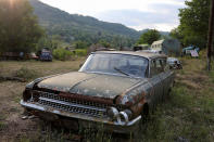 <p>An old car is seen in the village of Korentac, near the southeastern town of Knjazevac, Serbia, Aug. 14, 2017. (Photo: Marko Djurica/Reuters) </p>