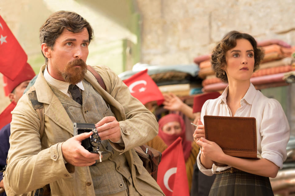 <p><span><span><span>Nach aktuellem Stand ist ‘The Promise – Die Erinnerung bleibt’ einer der größten Kinoflop des Jahres 2017. Der Film handelt von dem Völkermord an den Armeniern, versucht die Tragödie aber mit einer Liebesgeschichte für die Zuschauer erträglich zu machen – und scheitert. Die Kosten für den Film betrugen rund 76 Millionen US-Dollar (68 Millionen Euro), 8,5 Millionen US-Dollar (7,6 Million Euro) spielte der Streifen jedoch nur ein. </span></span></span> </p>