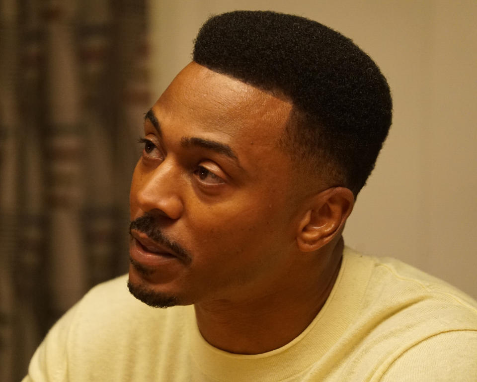 Ronreaco Lee portrays the character Jeff in the series "Queens"