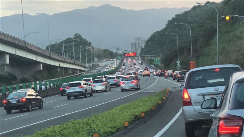 中秋節當日主要為旅遊及收假車潮。（圖／資料照）