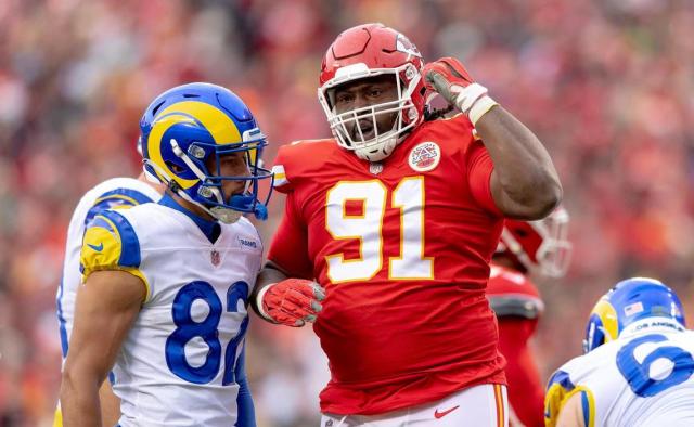 Kansas City Chiefs defensive tackle Derrick Nnadi (91) walks back