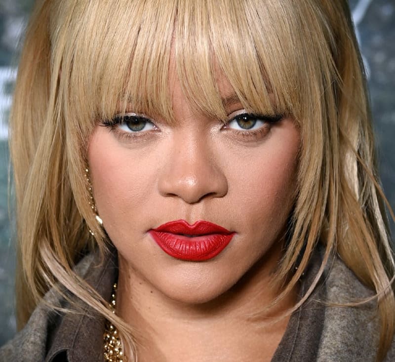 Rihanna arrasa en Londres con su impactante cambio de look