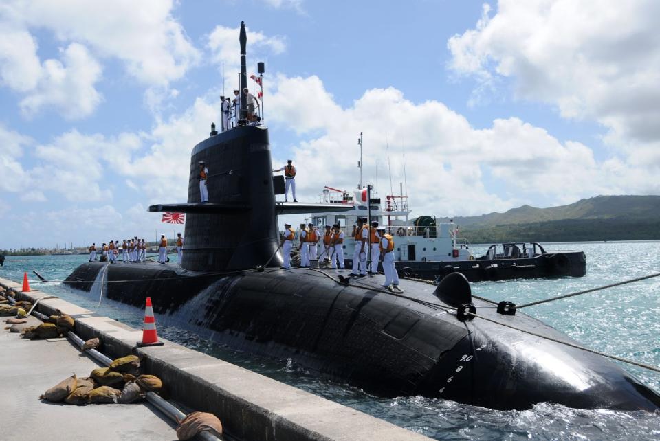 日本海上自衛隊「蒼龍級」潛艦「白龍(はくりゅう)」號，蒼龍級前10艘是全世界第2型採用絕氣推進系統（AIP）的潛艦，尾舵也是X型構型。U.S. NAVY