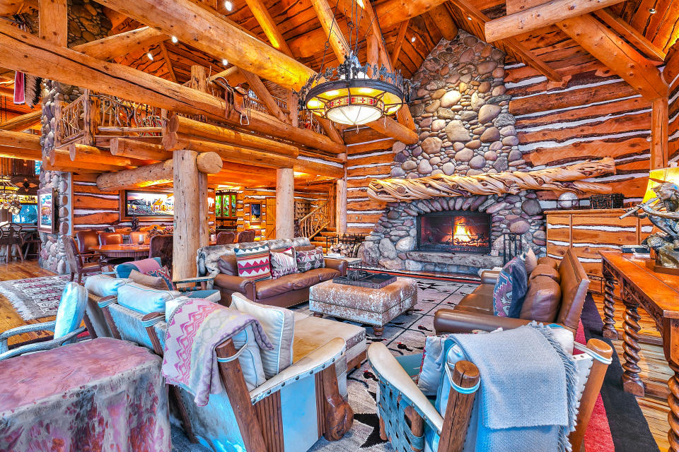 The 12,063-square-foot home is one of only 12 homes in the community on the edge of Park City, and sits on 16.5 acres. (<a href="https://www.toptenrealestatedeals.com/weekly-ten-best-home-deals/home/mitt-romneys-utah-mountain-ski-home" rel="nofollow noopener" target="_blank" data-ylk="slk:Top Ten Real Estate Deals;elm:context_link;itc:0;sec:content-canvas" class="link ">Top Ten Real Estate Deals</a>)