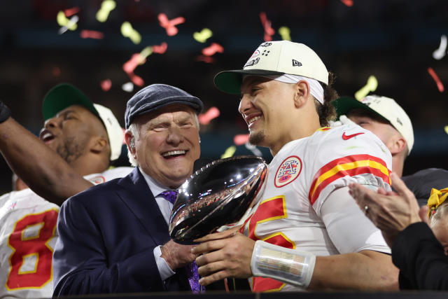 Live Updates From the Chiefs vs. Eagles Face-Off in Super Bowl LVII -  Bloomberg