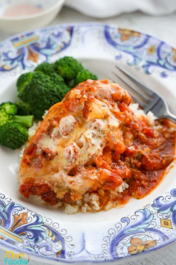 <p><a href="https://momfoodie.com/instant-pot-salsa-chicken-keto/" rel="nofollow noopener" target="_blank" data-ylk="slk:Mom Foodie;elm:context_link;itc:0;sec:content-canvas" class="link ">Mom Foodie</a></p><p>This low-carb Instant Pot Salsa Chicken is easy to make and great for those on a keto diet… or anyone else.</p><p><strong>Get the recipe: <a href="https://momfoodie.com/instant-pot-salsa-chicken-keto/" rel="nofollow noopener" target="_blank" data-ylk="slk:Instant Pot Salsa Chicken;elm:context_link;itc:0;sec:content-canvas" class="link ">Instant Pot Salsa Chicken</a></strong></p><p><strong>Related: <a href="https://parade.com/1011046/kristamarshall/best-instant-pot-sides-dish-recipes/" rel="nofollow noopener" target="_blank" data-ylk="slk:50 Best Instant Pot Side Dishes;elm:context_link;itc:0;sec:content-canvas" class="link ">50 Best Instant Pot Side Dishes</a></strong></p>