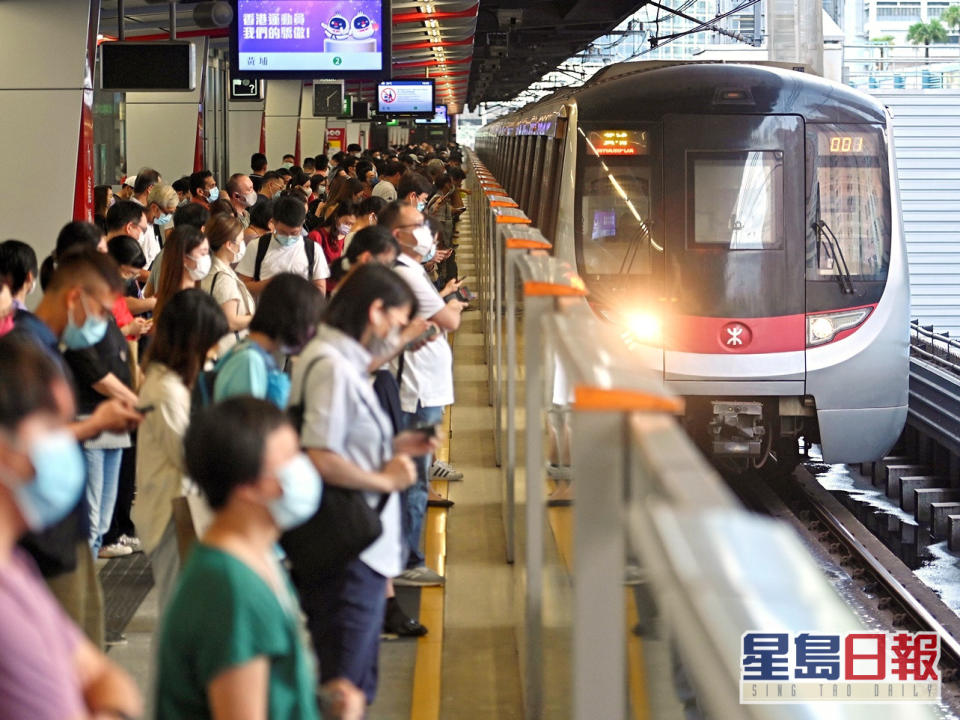 有報道指，港鐵明年起或不再延續車費優惠。資料圖片