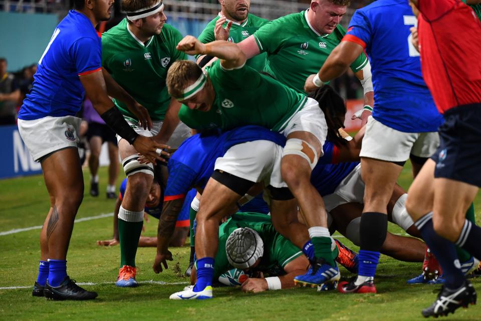 Ireland's hooker Rory Best scores a try. (Credit: Getty Images)