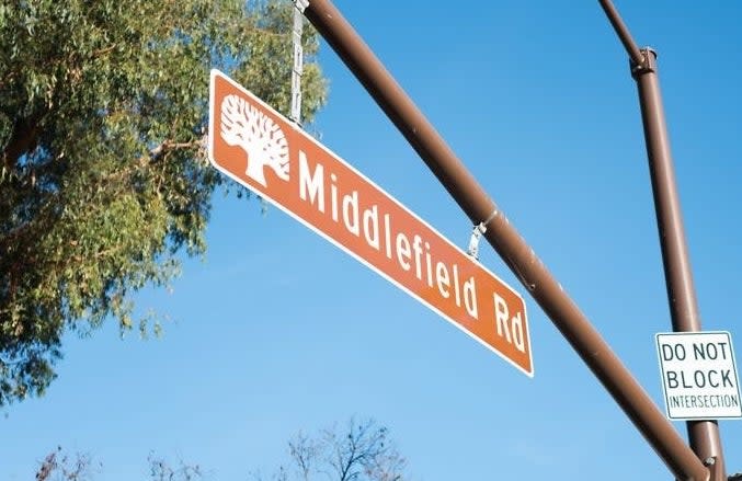 middlefield road sign