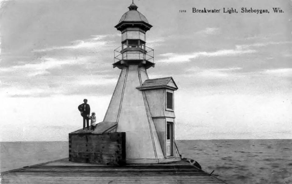An early Sheboygan lighthouse stood guard at the entrance to the harbor for those sailors in the early 20th Century until it was replaced by the current lighthouse in 1915.