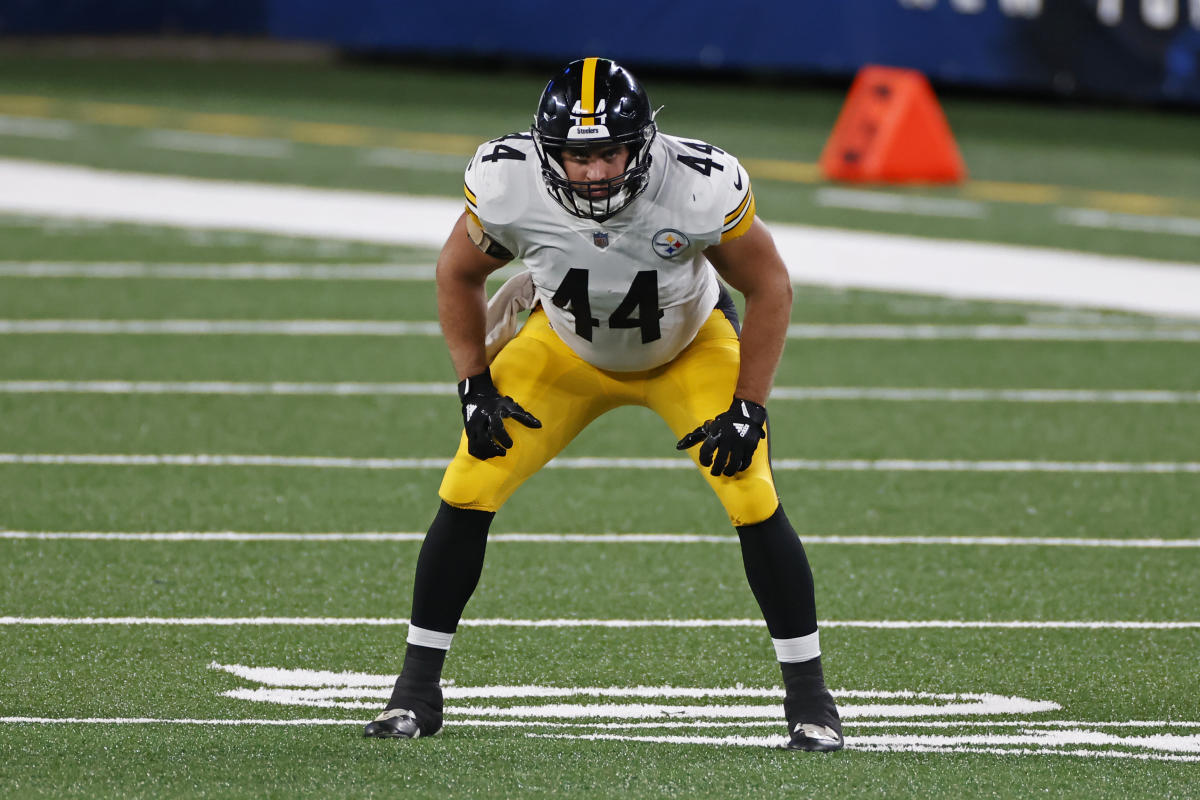 REPORT - Steelers Not Discussing New Contract with Fullback Derek Watt At  This Point