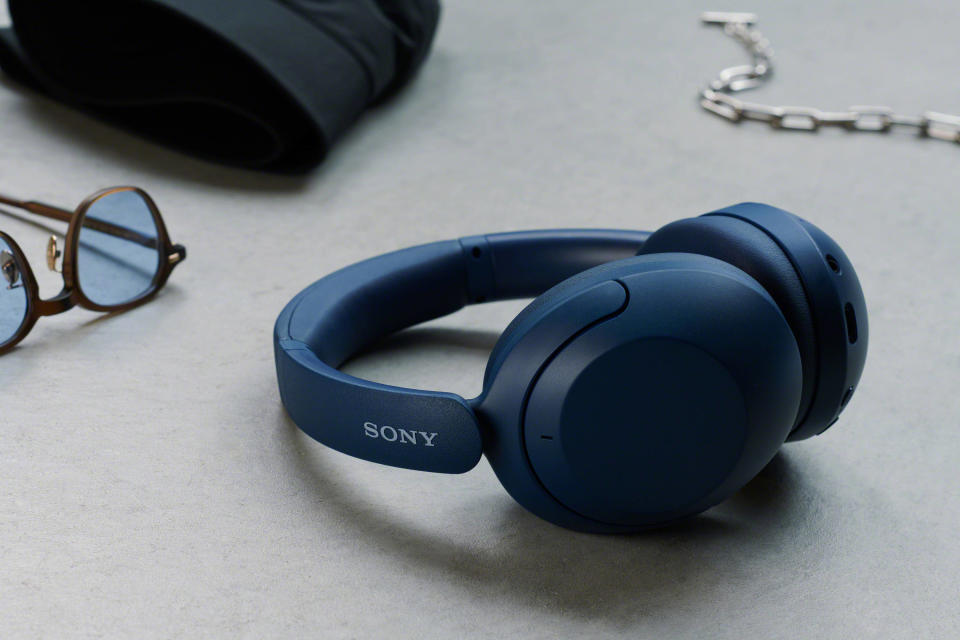 These noise-cancelling Sony headphones are $150 off this week at Best Buy. Image via Best Buy.