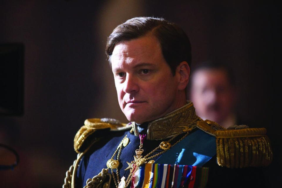 Wirklich “Oscar”-verdächtig war “The King’s Speech” aus 2010 von Anfang an. Collin Firth spielt den britischen König Georg VI, der auf der Abschlussveranstaltung der “British Empire Exhibition” eine Ansprache halten soll, die erstmals per Hörfunk übertragen wird. Ein Fiasko, denn der Royal stottert schrecklich. Seine Ehefrau will ihm mit einer besonderen Therapie helfen. Viel Herz und Menschlichkeit brachten dem Film auch einen “Bafta” ein. (Bild-Copyright: ddp images/Senator Film)