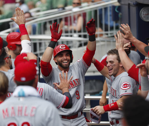 Cincinnati Reds’ Jose Peraza highlights this week’s look at fantasy baseball pickups (AP Photo).