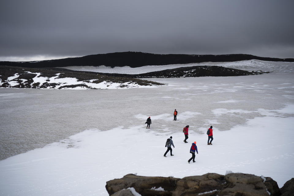 Islandia celebra un funeral por la pérdida de un glaciar y alerta sobre el cambio climático