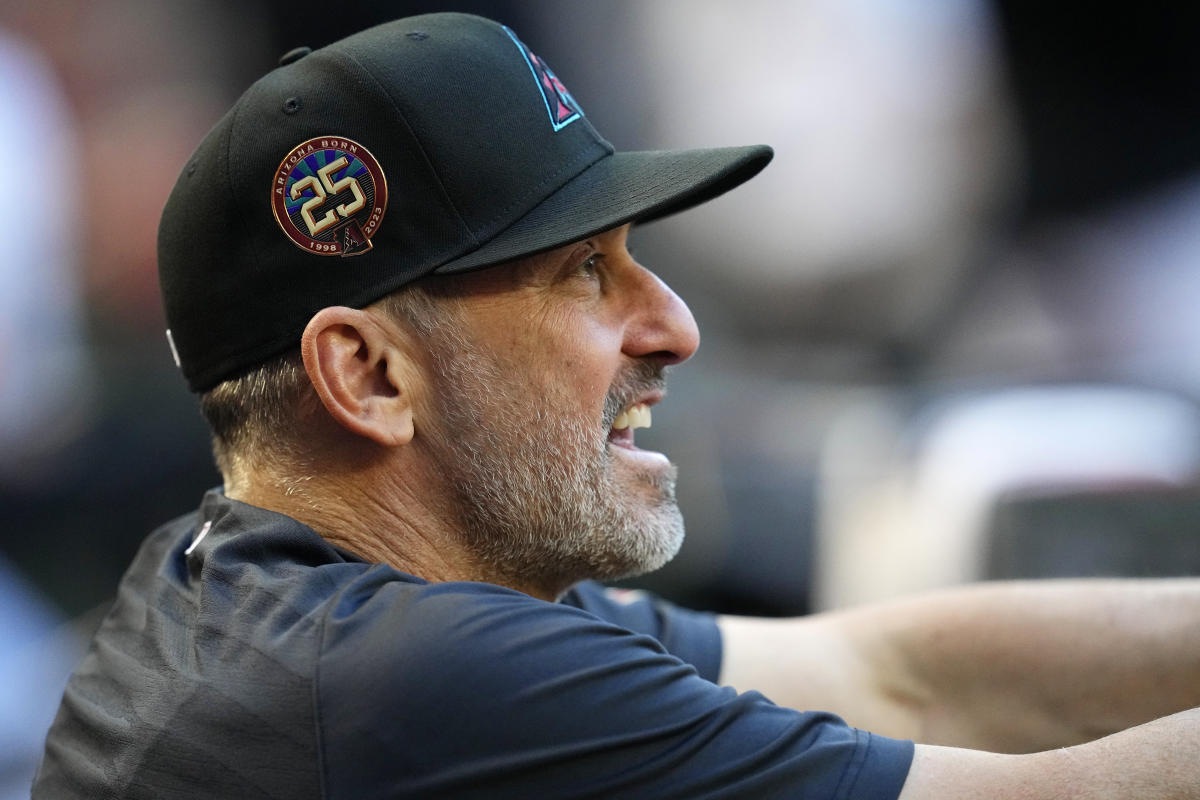 Diamondbacks extend Lovullo's contract through 2024 season