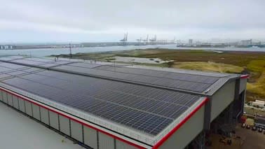 雲豹能源宣布收購帝崴電力與亮崴電力，圖為帝崴電力台北港屋頂型太陽光電案場。圖/雲豹能源