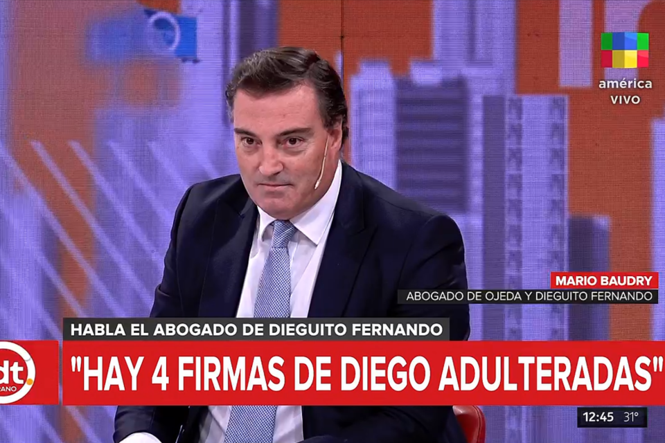 Según reveló el abogado, la falsificación de la firma del 10 también se habría hecho en el ámbito comercial  foto: Captura de TV