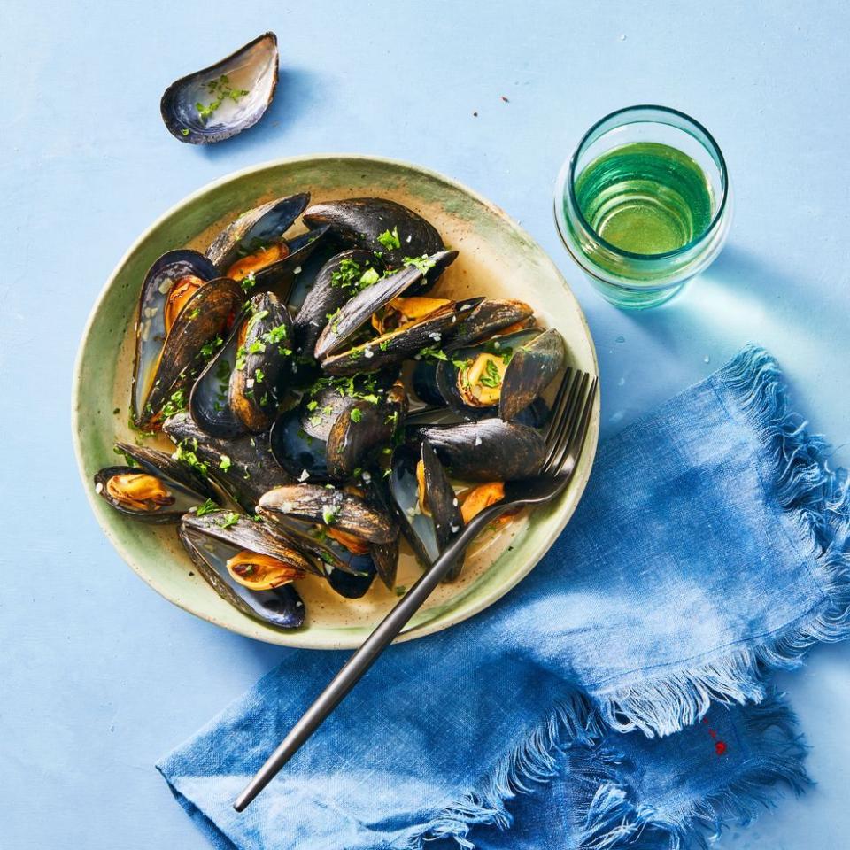 7) White Wine Mussels