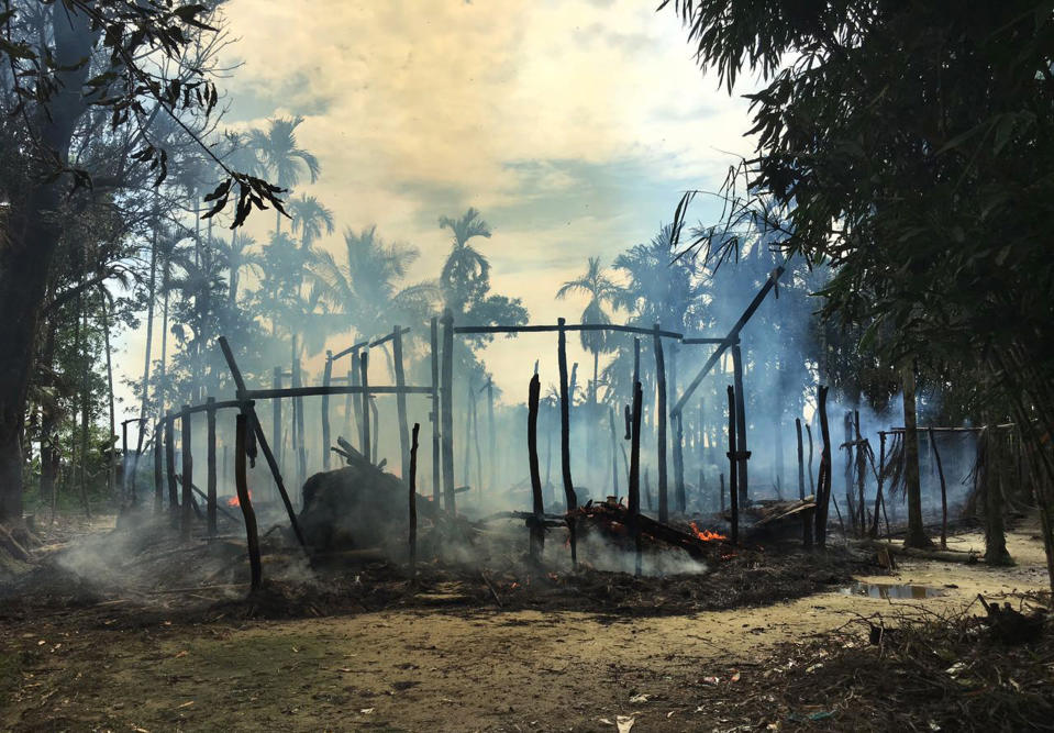 Rohingya flee to Bangladesh after Myanmar attacks