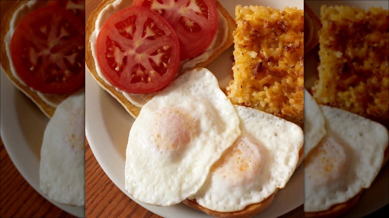 cracker barrel breakfast with hash brown