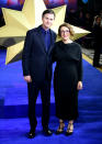 <p>Los directores y guionistas de la película aportaron elegancia a una alfombra azul difícil de olvidar. (Foto: Gtres). </p>