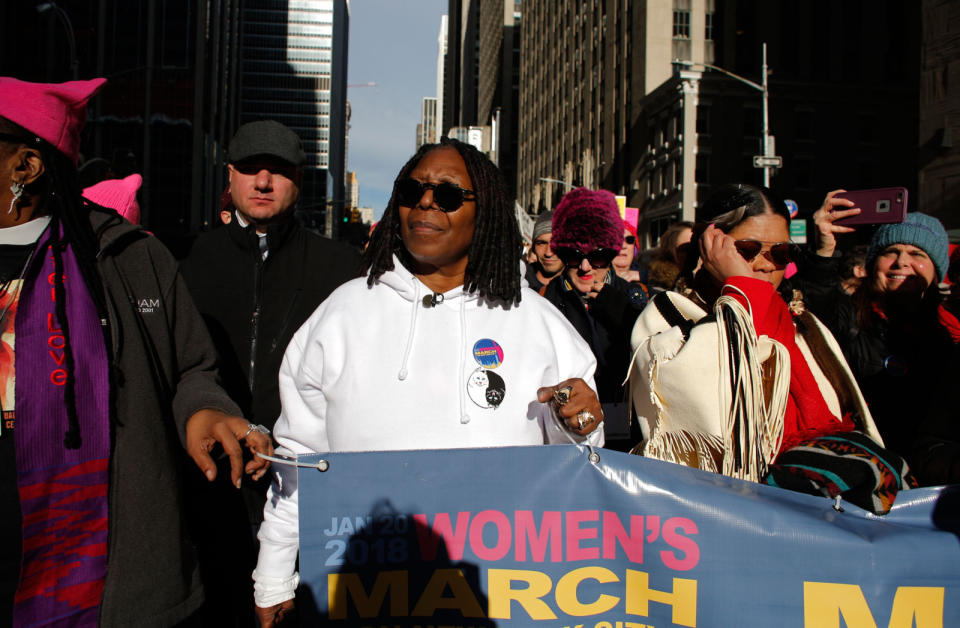 Whoopi Goldberg attends the Womens March in New York City. / AFP PHOTO / KENA BETANCUR (Photo credit should read KENA BETANCUR/AFP/Getty Images)