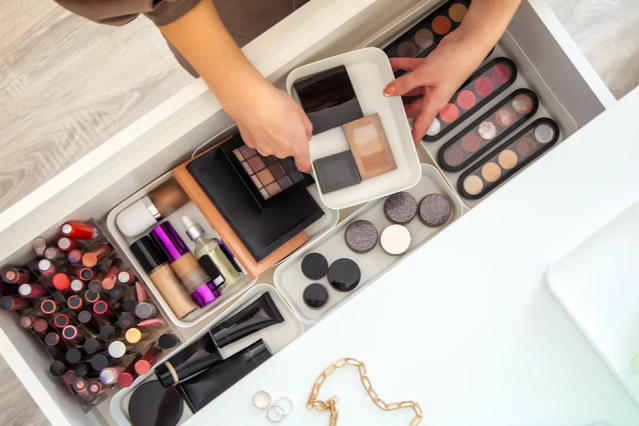 La mejor forma de organizar tu maquillaje, según expertos en belleza